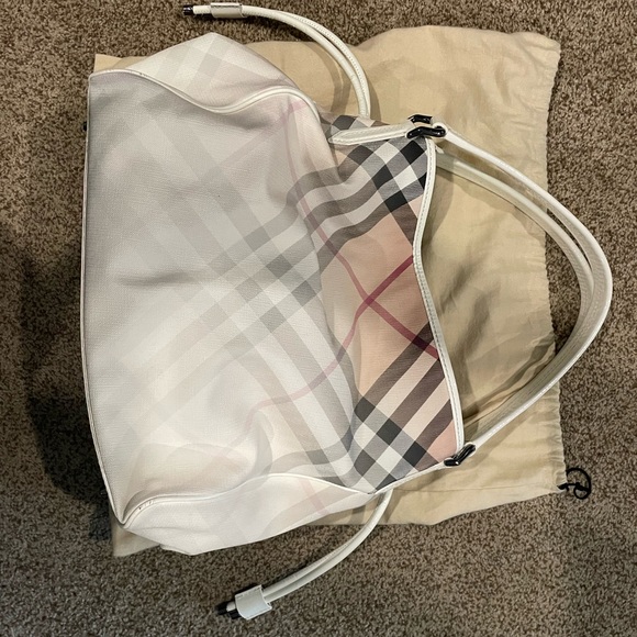 Authentic used Burberry Bag - GREAT summer style - Picture 3 of 5
